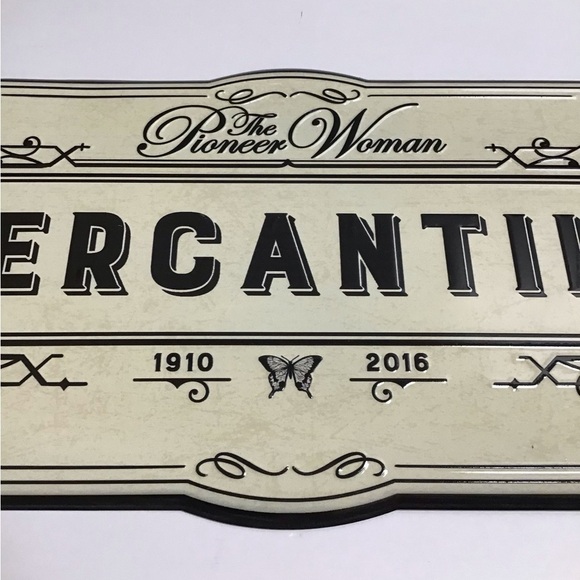 The Pioneer Woman Mercantile Sign Ree Drummond 20” Embossed Tin Farmhouse Booth - Picture 7 of 11